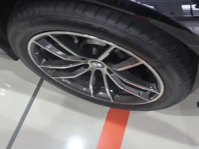 BMW 5 Series — Фото автомобиля 6