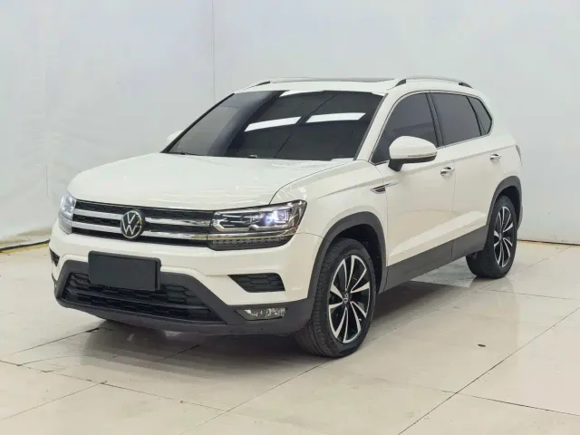 Фотография автомобиля — Volkswagen Tharu