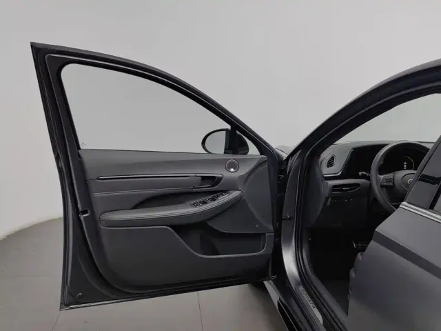 Hyundai Sonata — Фото автомобиля 8