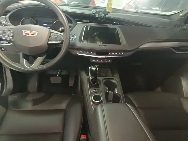 Cadillac XT4 — Фото автомобиля 13