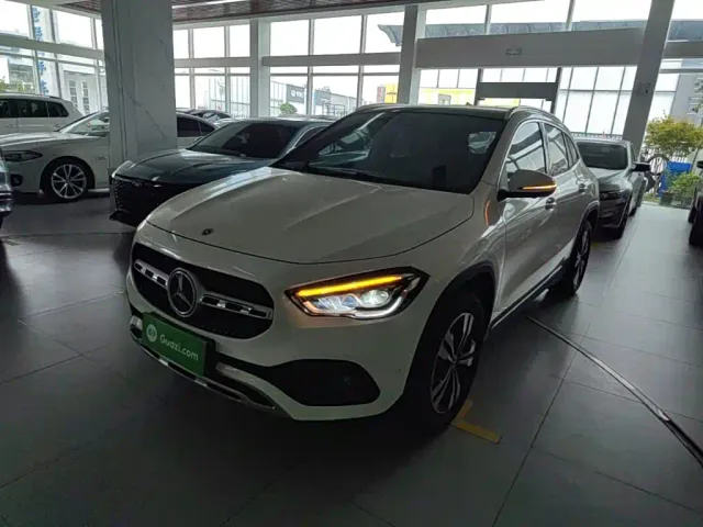 Фотография автомобиля — Mercedes-Benz GLA-Class