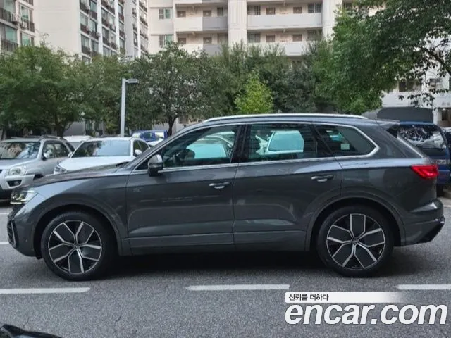 Volkswagen Touareg Generation 3 — Фото автомобиля 3
