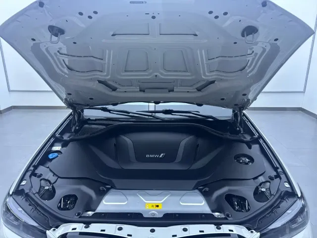 BMW iX3 — Фото автомобиля 8