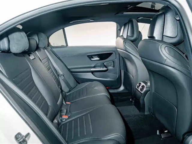 Mercedes-Benz C-Class — Фото автомобиля 18