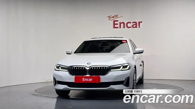 BMW 5 Series G30 — Фото автомобиля 3