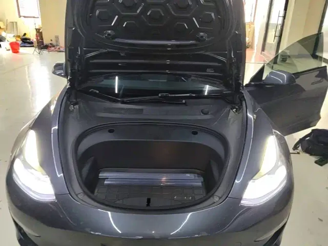 Tesla Model 3 — Фото автомобиля 19