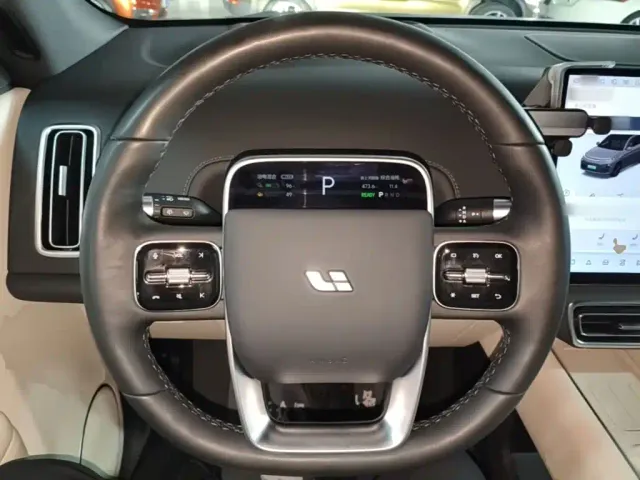 Li Auto L7 — Фото автомобиля 10