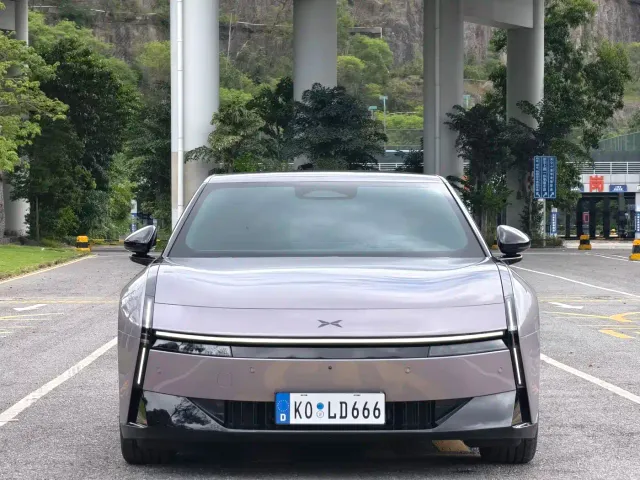 Xpeng P7 — Фото автомобиля 2