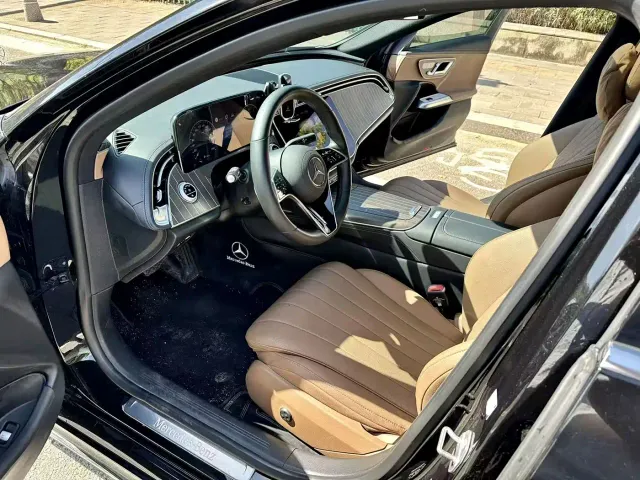Mercedes-Benz E-Class — Фото автомобиля 5