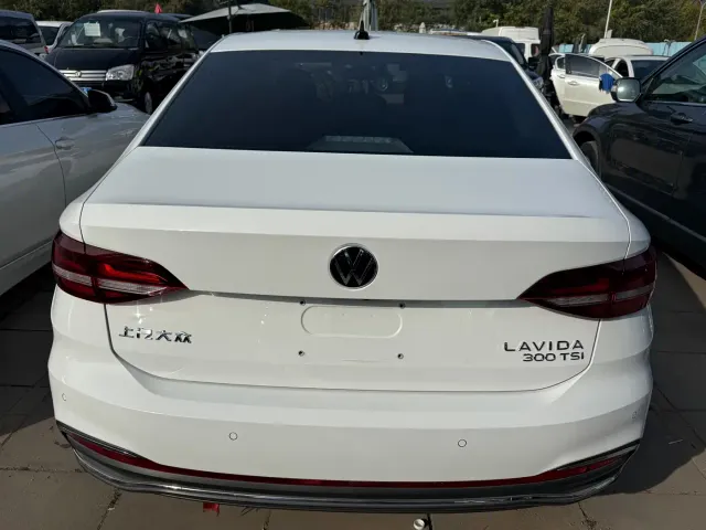 Volkswagen Lavida — Фото автомобиля 7