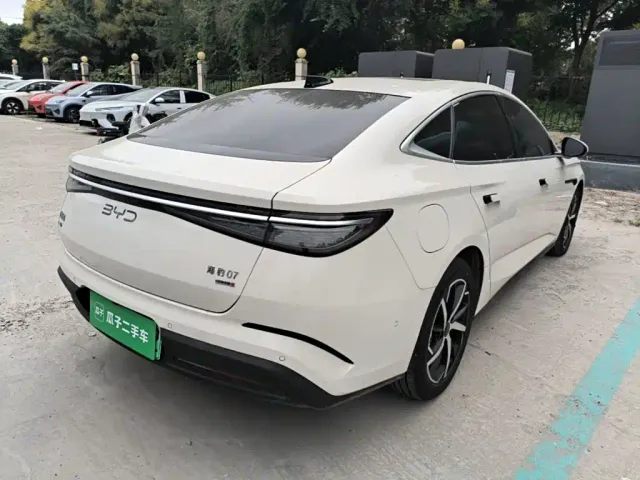 BYD Seal 07 DM-i — Фото автомобиля 6