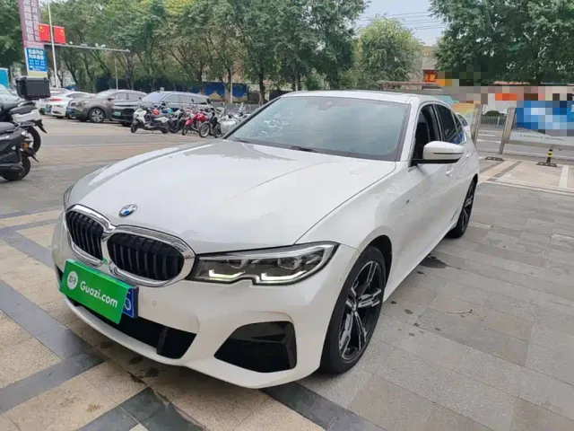 Фотография автомобиля — BMW 3 Series