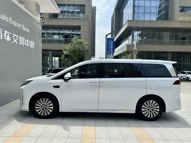 BYD Xia — Фото автомобиля 3