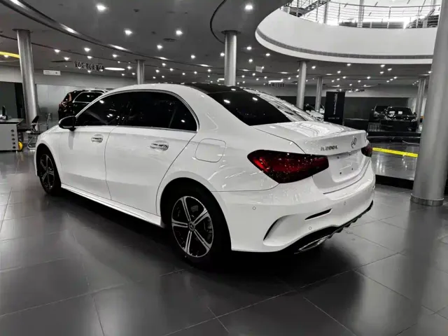 Mercedes-Benz A-Class — Фото автомобиля 3