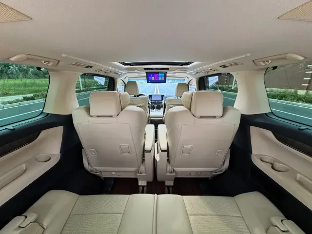 Toyota Vellfire — Фото автомобиля 21