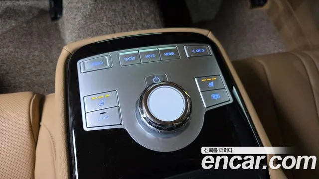 Genesis G80 Бензин 2.5 турбо AWD — Фото автомобиля 16