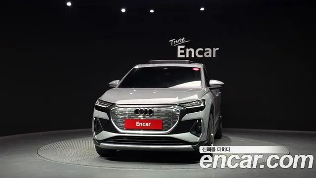 Audi Q4 e-tron — Фото автомобиля 3