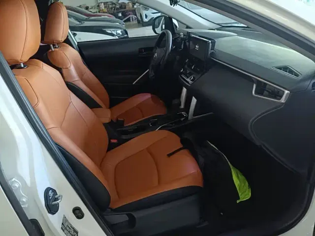 Toyota Corolla Cross — Фото автомобиля 24