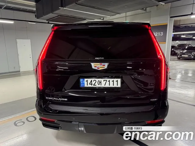 Cadillac Escalade Generation 5 — Фото автомобиля 5