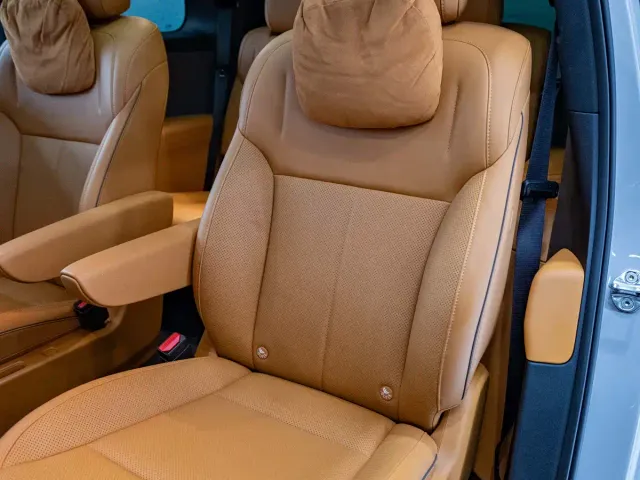 Li Auto i8 — Фото автомобиля 6