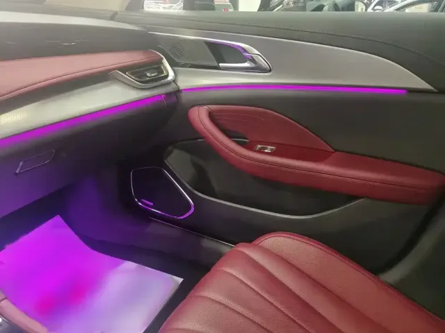 Hongqi H5 — Фото автомобиля 11