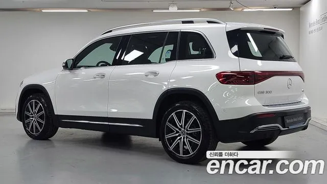 Mercedes-Benz EQB — Фото автомобиля 2