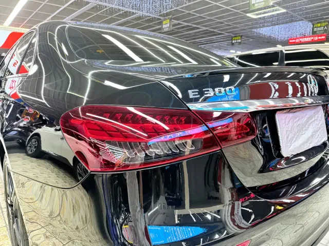Mercedes-Benz E-Class — Фото автомобиля 5