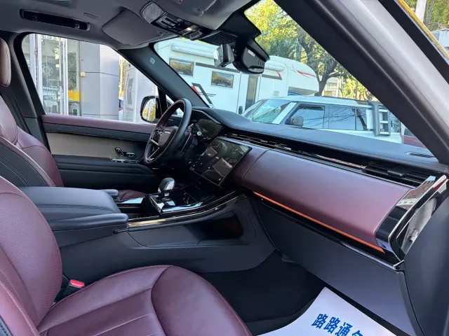 Land Rover Range Rover Sport — Фото автомобиля 7