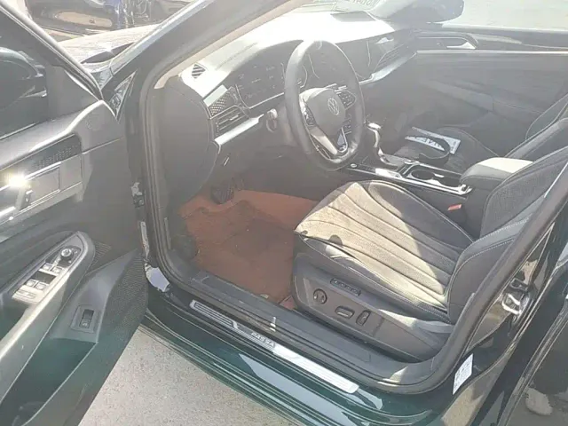 Volkswagen Passat — Фото автомобиля 15