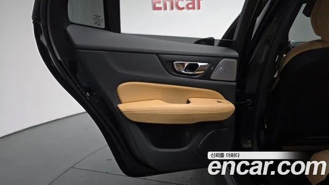Вольво V60 V60 Cross Country 2 поколение B5 Ultimate AWD — Фото автомобиля 20
