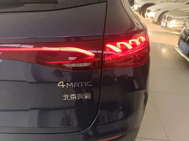 Mercedes-Benz EQE SUV — Фото автомобиля 7