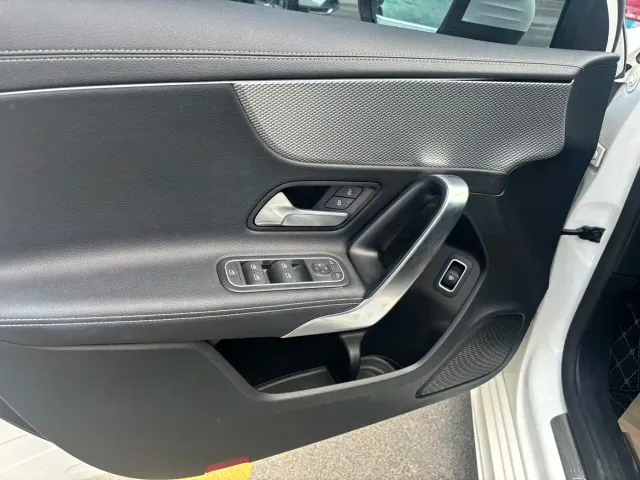 Mercedes-Benz A-Class — Фото автомобиля 8