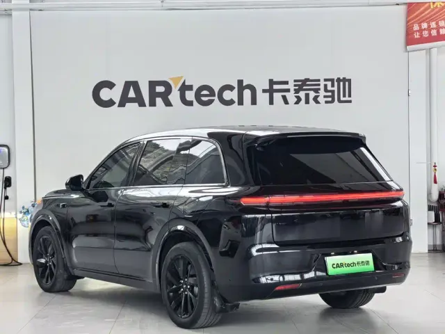 Li Auto L8 — Фото автомобиля 7