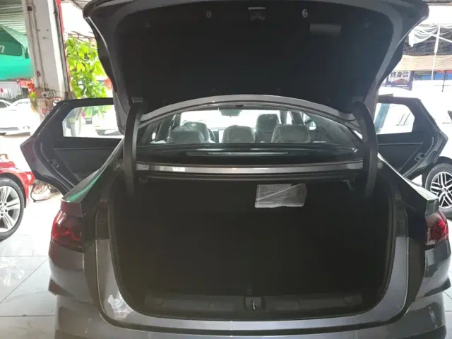BYD Qin L — Фото автомобиля 18