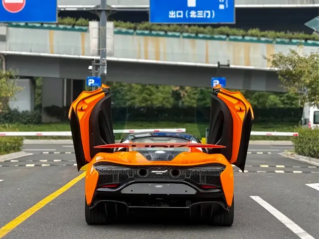 McLaren Artura — Фото автомобиля 8