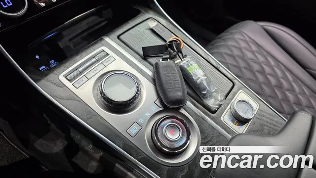 Genesis GV80 — Фото автомобиля 12