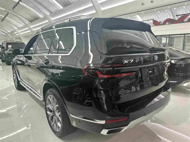 BMW X7 — Фото автомобиля 16