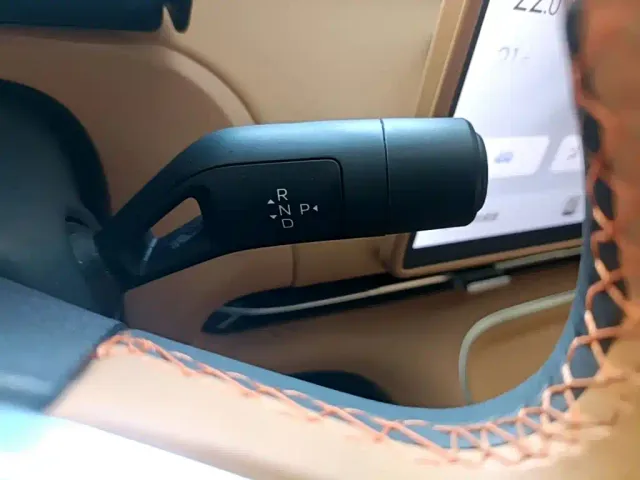 Geely Galaxy Starship 7 EM-i — Фото автомобиля 13