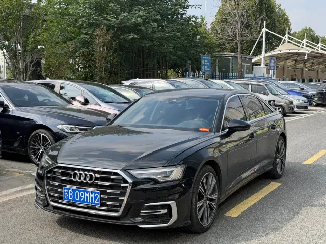 Фотография автомобиля — Audi A6L