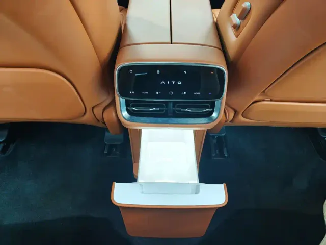 Aito M7 — Фото автомобиля 18
