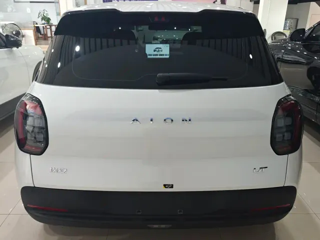 GAC Aion UT — Фото автомобиля 4