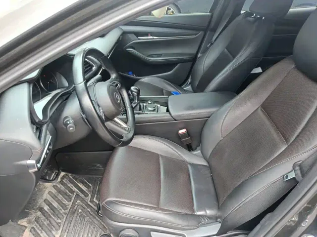 Mazda Axela — Фото автомобиля 7