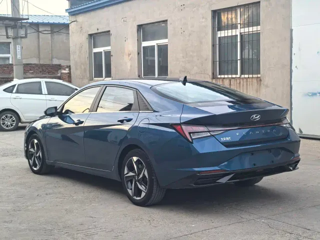 Hyundai Elantra — Фото автомобиля 6