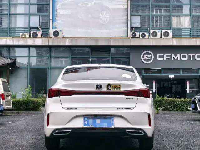 Changan Eado — Фото автомобиля 8