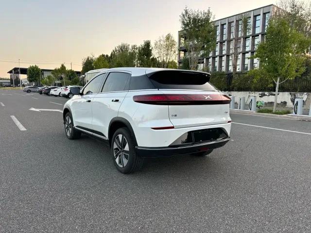 Xpeng G3 — Фото автомобиля 5