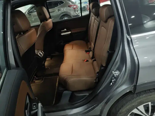 Mercedes-Benz EQB — Фото автомобиля 19