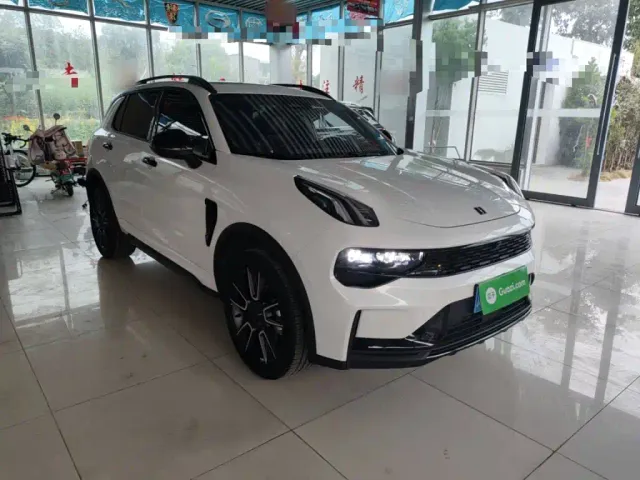 Lynk & Co 01 — Фото автомобиля 21
