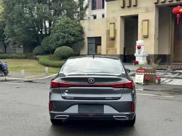 Changan Eado — Фото автомобиля 16