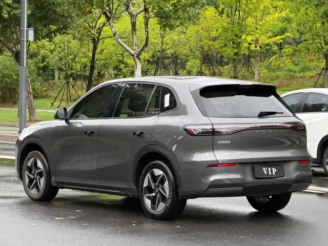 Geely Galaxy E5 — Фото автомобиля 9
