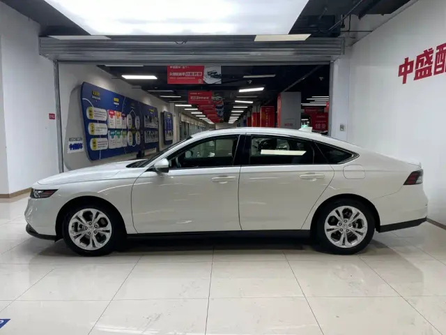 Honda Accord — Фото автомобиля 4